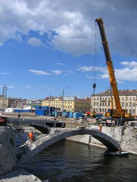 Мост Лейтенанта Шмидта, разбор, снос, бетонный пролет у площади Тезини