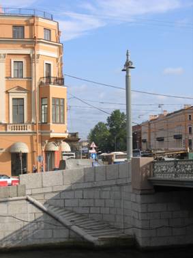 Мост Лейтенанта Шмидта после реконструкции, перед открытием движения, спуск к реке Неве у площади Труда, Английской набережной