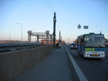Временная переправа и мост Лейтенанта Шмидта, автобус