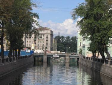 Вторая сцена Мариинского театра, Крюков канал, Торговый мост