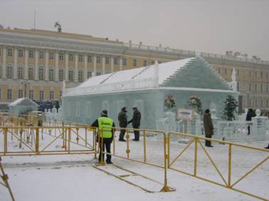 Ледяной дворец на Дворцовой площади, дворец