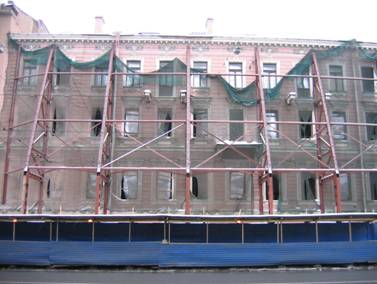 Литейный проспект, 5, улица Чайковского, 19, дом с флюгером, после сноса, конструкции для укрепления несущих стен