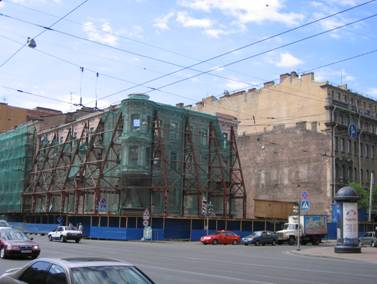 Литейный проспект, 5, улица Чайковского, 19, дом с флюгером, после сноса перекрытий, снесенная часть