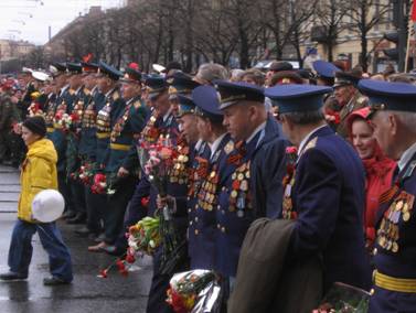 Невский проспект, марш, шествие ветеранов, День Победы, 9 мая 2007 года, ряды ветеранов