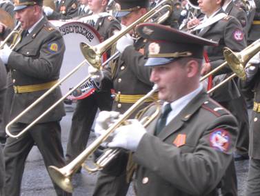 Невский проспект, марш, шествие ветеранов, День Победы, 9 мая 2007 года, военный духовой оркестр, солдаты, военные музыканты
