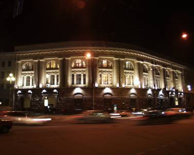 Станция метро Технологический институт, наземный вестибюль, ночная подсветка, Петербургский метрополитен
