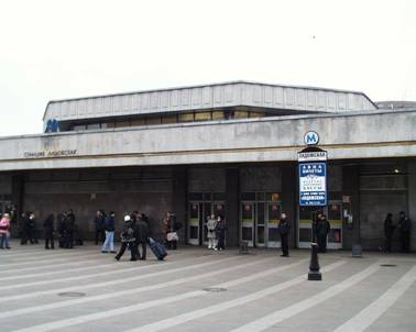 Станция метро Ладожская, наземный вестибюль, Петербургский метрополитен