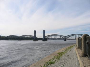 Финляндский железнодорожный мост через реку Неву
