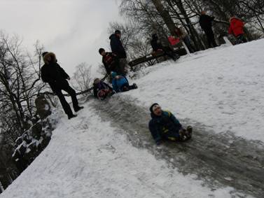Александровский парк, ледяная горка, дети