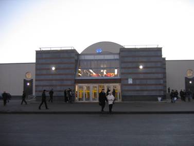 Станция метро Парнас, Парнасская, наземный вестибюль, Петербургский метрополитен