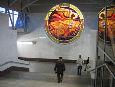 Станция метро, метрополитена Парнас, Панасская, наземный вестибюль, лестница на платформу
