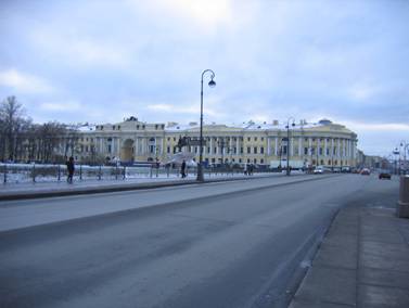 Площадь Декабристов, 1-3, 1, 3, здания Сената и Синода, арка
