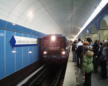 Станция метро Комендантский проспект, подземный, перронный зал, Петербургский метрополитен