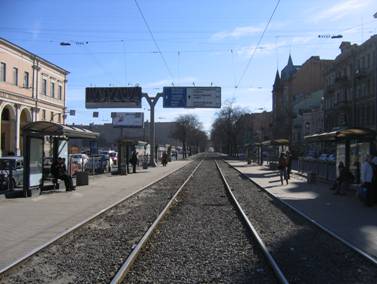 Лиговский проспект, выделенная полоса, бульвар, рельсы, трамвайные пути, остановка Московский вокзал, трамвайное движение закрыто