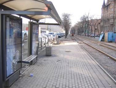 Лиговский проспект, выделенная полоса, бульвар, трамвайные пути, разбор, снятие трамвайных рельсов, пути, пустая, пустующая остановка Московский вокзал