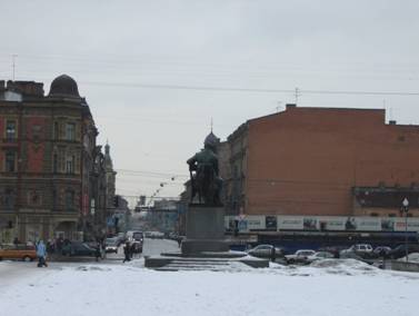 Пионерская площадь, Гороховая улица