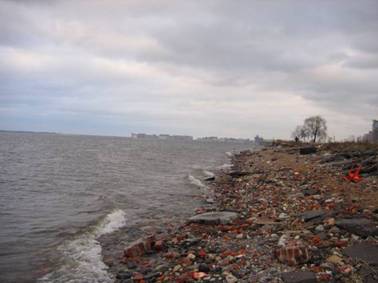 Берег, побережье Финского залива на Васильевском острове