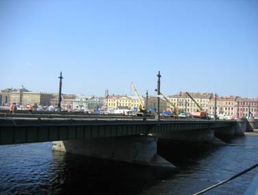 Мост Лейтенанта Шмидта, снятые ограждения, решетка