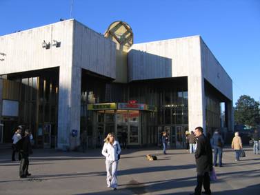 Станция метро Озерки, Петербургский метрополитен, наземный вестибюль