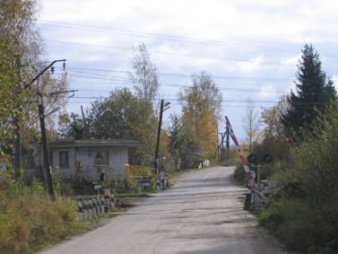 Деревня Лаврики, железнодорожный переезд